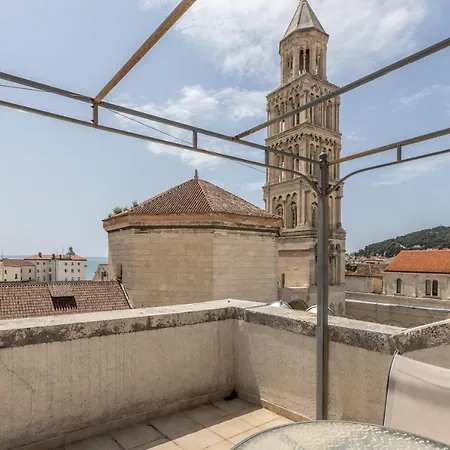 Peristil Apartment Split