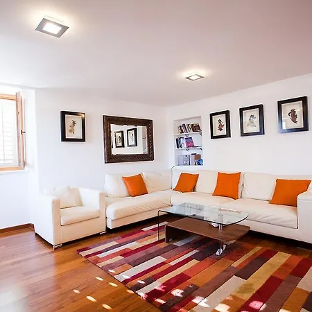 Apartment Peristil