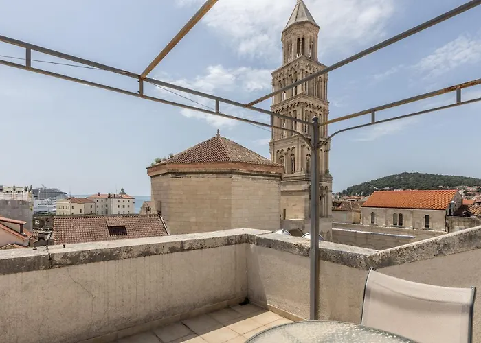 Peristil Apartment Split