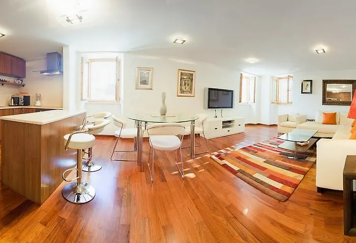 Peristil Apartment Split